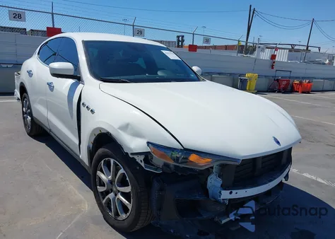 2018 Maserati Levante z USA, uszkodzony, nr VIN ZN661XUA8JX297366